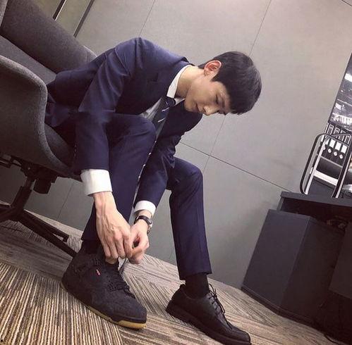 娱乐吃瓜君爱鞋男明星,揭秘爱鞋男明星的时尚鞋履情缘